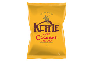 KETTLE® Chips Mature Cheddar & Red Onion